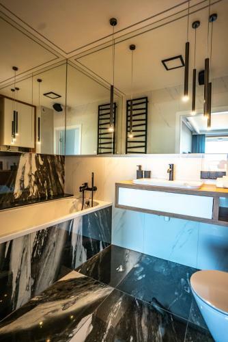 About Art Apartments