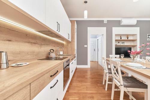Apartments Wroc?aw City Center By Renters