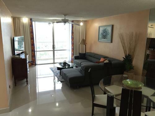 Apartamento 2br Condo At Isla Verde Beach