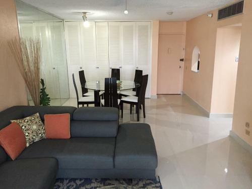 Apartamento 2br Condo At Isla Verde Beach