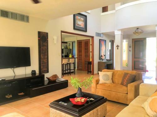 Villa Iris 2 Story Ocean View Villa W/ Pool Access