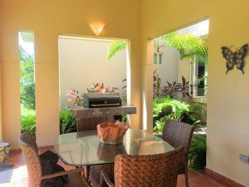 Villa Iris 2 Story Ocean View Villa W/ Pool Access