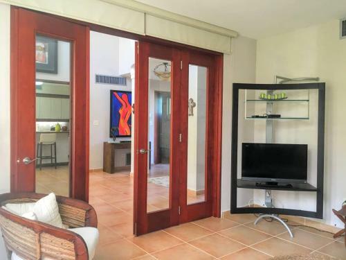 Villa Iris 2 Story Ocean View Villa W/ Pool Access