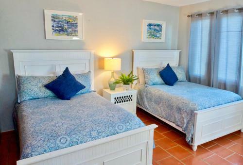 Villa Catalina- Beachfront Community Pool, Tennis