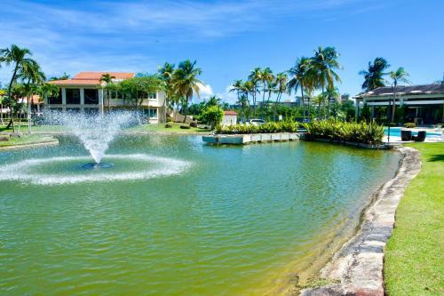 Villa Catalina- Beachfront Community Pool, Tennis