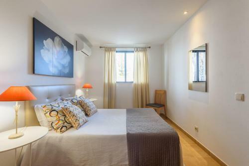 Villa Protea - 5 Bedroom, Beach, Air-con, Wifi