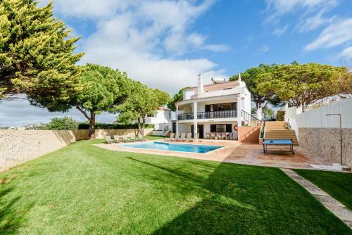 Villa Protea - 5 Bedroom, Beach, Air-con, Wifi