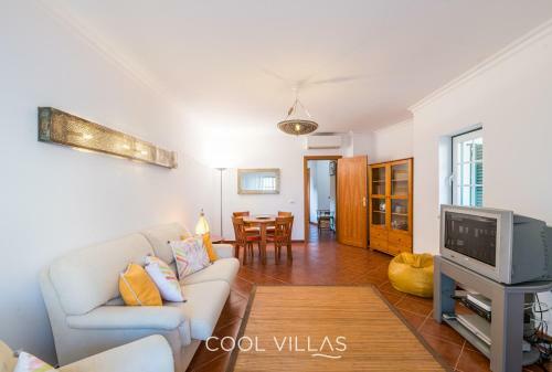 Villa Lorenzo - Walking Distance To Beach