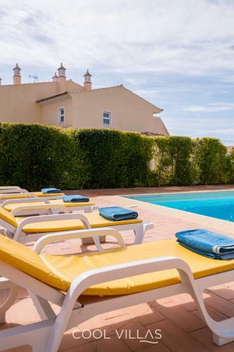 Villa Lorenzo - Walking Distance To Beach