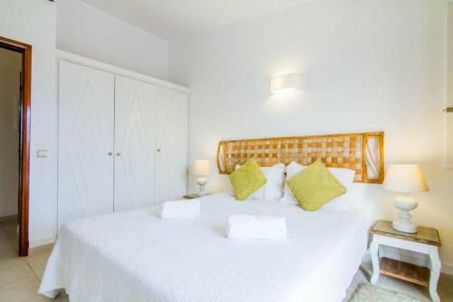 Villa 2, Cozy On Oura Beach, Albufeira