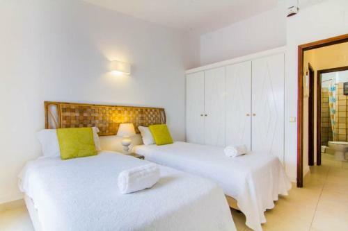 Villa 2, Cozy On Oura Beach, Albufeira