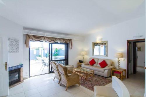 Villa 2, Cozy On Oura Beach, Albufeira