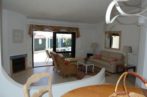 Villa 2, Cozy On Oura Beach, Albufeira