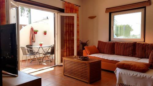 Cozy T2 Apartment Near The Beach
