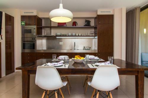 Apartment Salgados Beach- D�alma Garden View