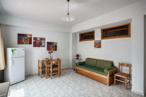 Chrisanthi Studios & Apartments