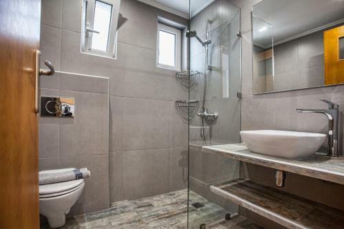 Chrisanthi Studios & Apartments