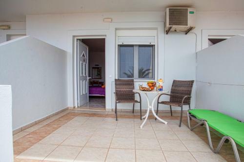 Chrisanthi Studios & Apartments