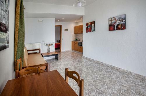 Chrisanthi Studios & Apartments