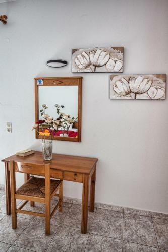 Chrisanthi Studios & Apartments