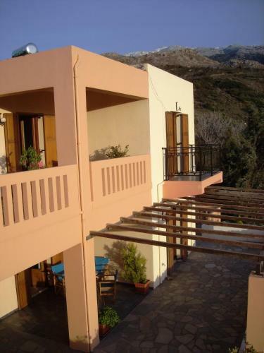 Eriki Studios & Apartments