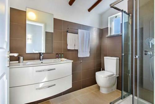 Almancil Villa Sleeps 18 Pool