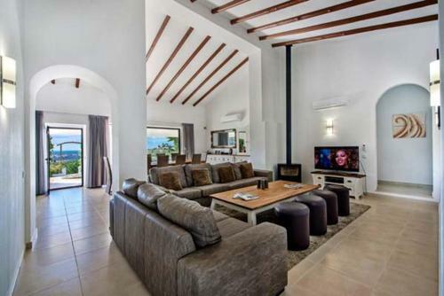 Almancil Villa Sleeps 18 Pool