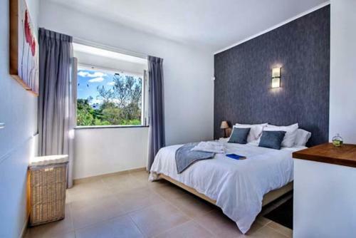 Almancil Villa Sleeps 18 Pool