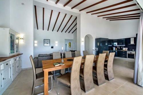 Almancil Villa Sleeps 18 Pool