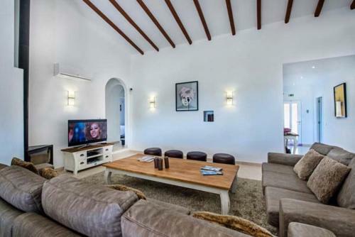 Almancil Villa Sleeps 18 Pool