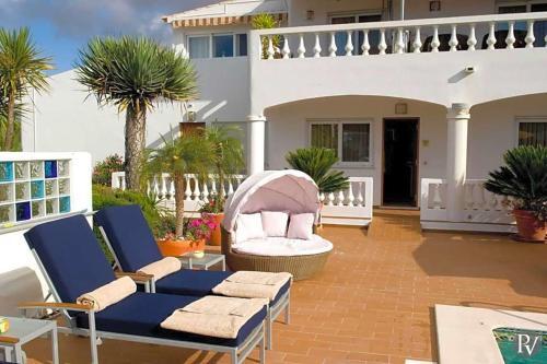 Alto Da Cerca Apartment Sleeps 3 With Pool And Air Con