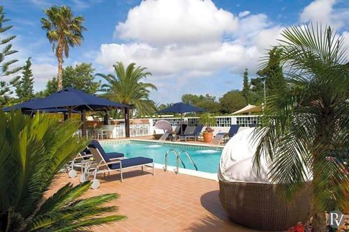 Alto Da Cerca Apartment Sleeps 3 With Pool And Air Con