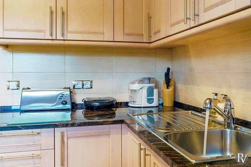 Alto Da Cerca Apartment Sleeps 3 With Pool And Air Con