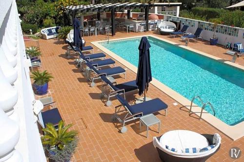 Alto Da Cerca Apartment Sleeps 3 With Pool And Air Con