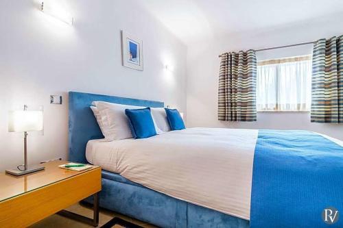 Alto Da Cerca Apartment Sleeps 4 With Pool And Air Con