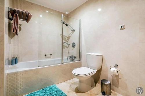 Alto Da Cerca Apartment Sleeps 4 With Pool And Air Con