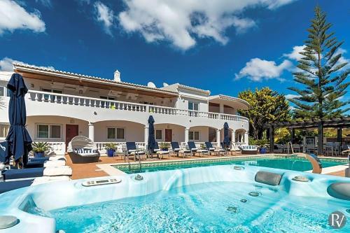 Alto Da Cerca Apartment Sleeps 4 With Pool And Air Con