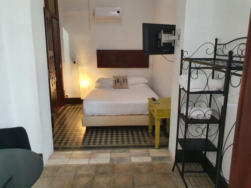 Hostal Urban Suites