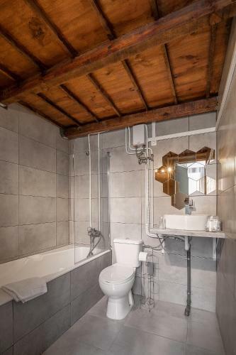 Hostal Urban Suites