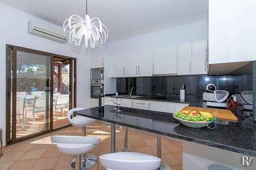 Barranco de Apra Villa Sleeps 6 With Pool Air Con And Wifi