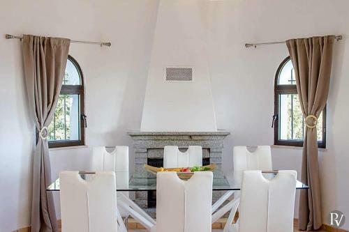Barranco de Apra Villa Sleeps 6 With Pool Air Con And Wifi