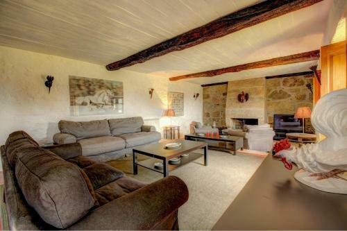 Calheiros Villa Sleeps 10