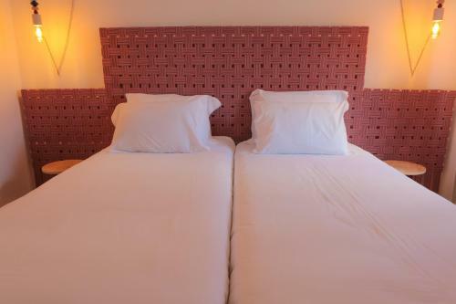 Caminha Hostel & Suites