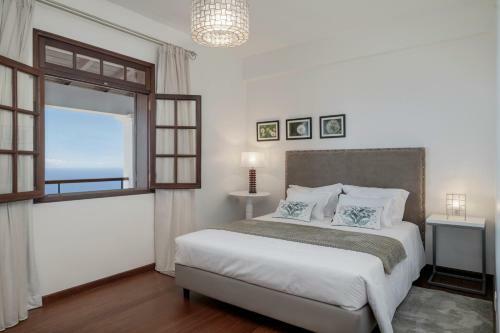 Southern Sunny House By An Island Apart