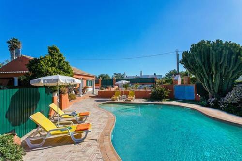 Villa Carvoeiro For 4 By Galantevasques