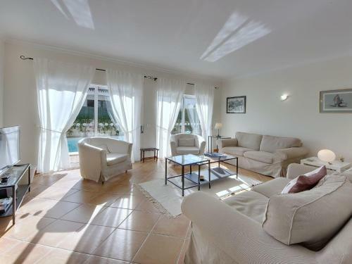 Elegant Villa In Carvoeiro With Swimming Pool