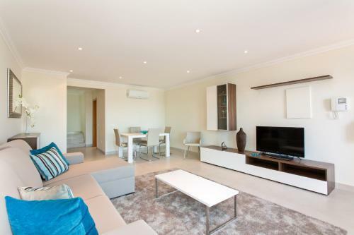 Cliff-top Holiday Escape , Carvoeiro, Algarve