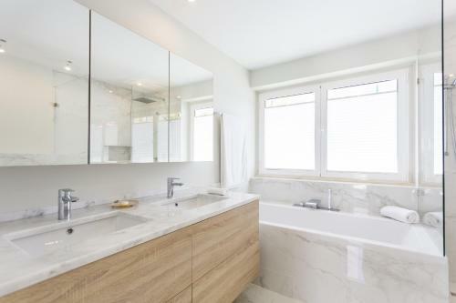 Hamptons Villa By The Getaway Collection