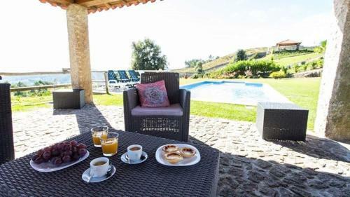 Luxury Spacious Farmhouse With Great Land Viewa