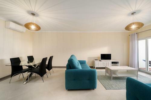 2 Bed Apartment In Cabanas, Swimming Pool